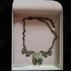 Beautiful pearl and black necklace.